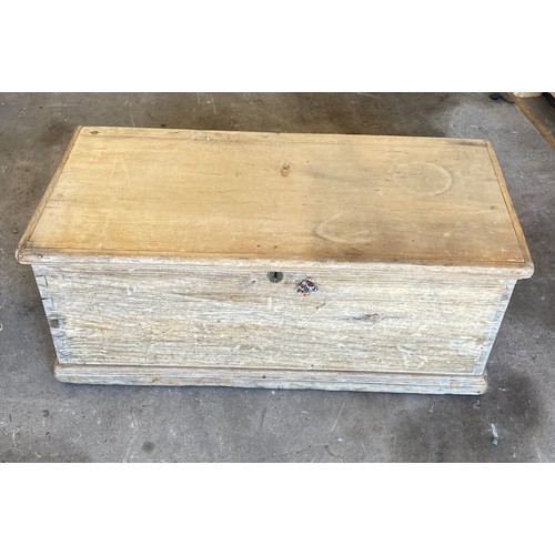 595 - Stripped pine dovetale blanket box measures approximately 14.5 inches tall 35 inches wide 17 inches ... 