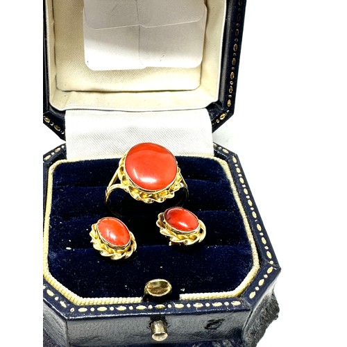 299 - 18ct gold coral earrings and ring set (4.5g)