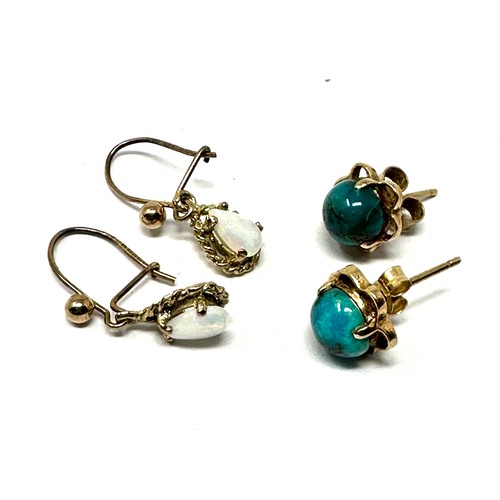 220 - 2 x 9ct gold paired gemstone earrings inc. opal and blue gemstone (2.5g)