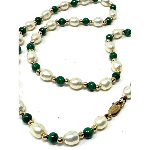 198 - 9ct gold cultured pearl & malachite necklace (11.5g)