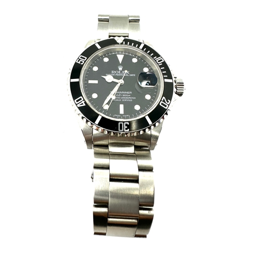 469 - Rolex Submariner 16610 Men's Vintage Wrist Watch the Rolex Submariner is on a stainless steel oyster... 