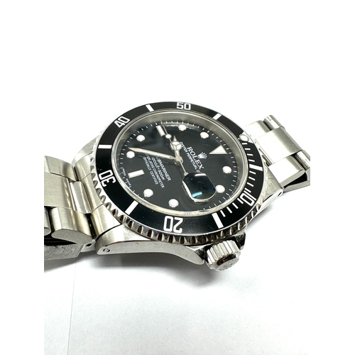 469 - Rolex Submariner 16610 Men's Vintage Wrist Watch the Rolex Submariner is on a stainless steel oyster... 