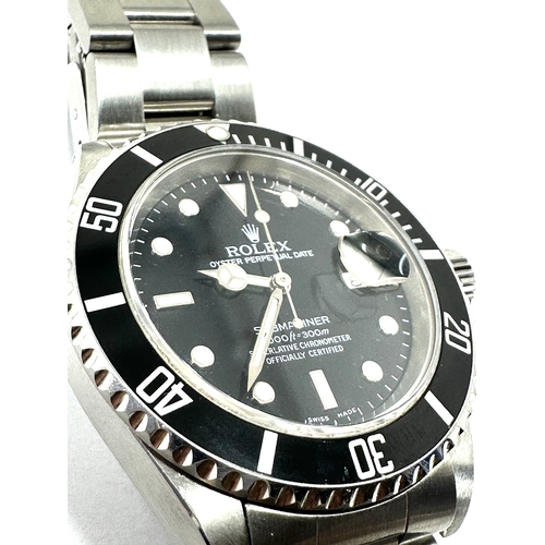 469 - Rolex Submariner 16610 Men's Vintage Wrist Watch the Rolex Submariner is on a stainless steel oyster... 