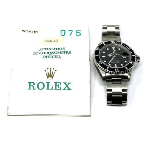 469 - Rolex Submariner 16610 Men's Vintage Wrist Watch the Rolex Submariner is on a stainless steel oyster... 