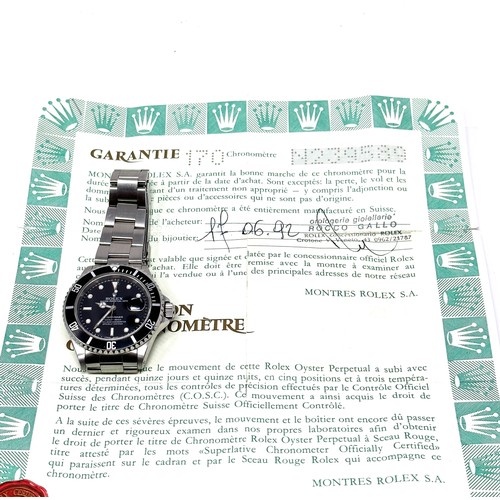 469 - Rolex Submariner 16610 Men's Vintage Wrist Watch the Rolex Submariner is on a stainless steel oyster... 