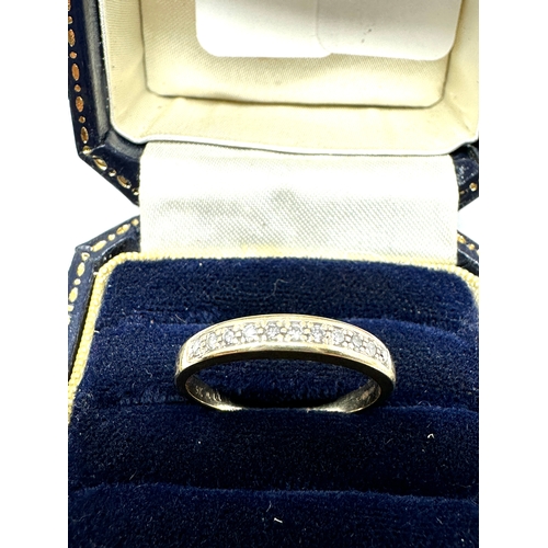 102 - 9ct gold diamond ring 2g 0.11ct diamonds