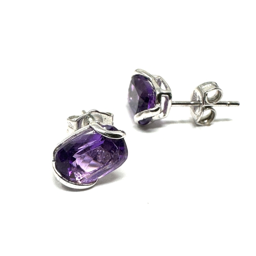 111 - 9ct white gold amethyst earrings 1.2g