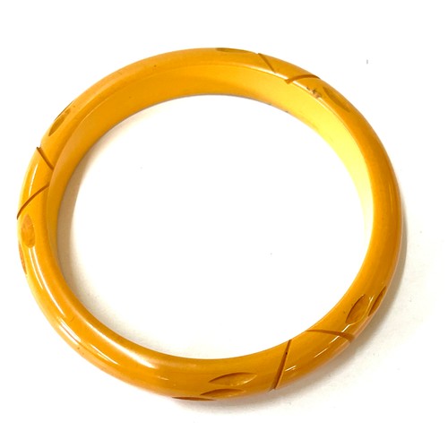 301 - Genuine tested butterscotch bakelite bracelet