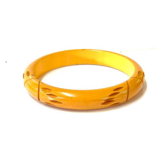 301 - Genuine tested butterscotch bakelite bracelet