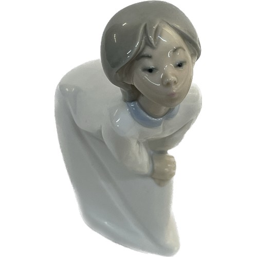 37 - 2 lladro figures