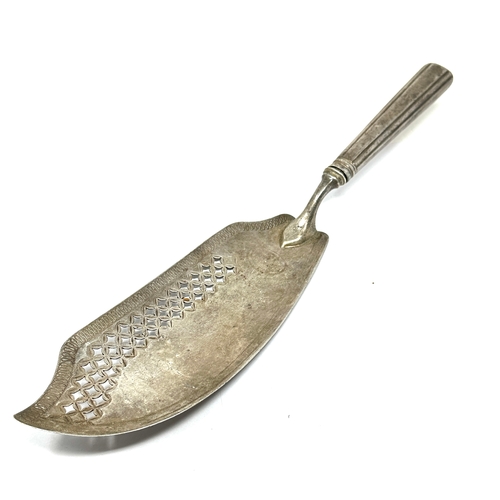 45 - Georgian silver fish server