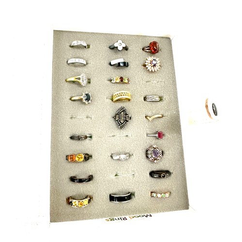 411 - Selection of vintage and later ladies rings includes marcasite etc