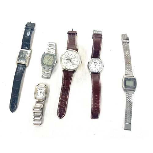 293 - Selection of vintage and later mens wrist watches inlcudes Jeep, Police etc