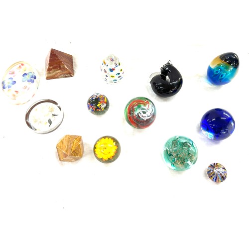 94 - Selection of vintage and later paperweights