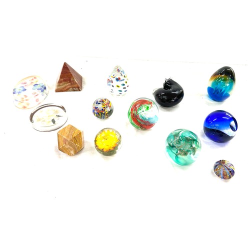 94 - Selection of vintage and later paperweights