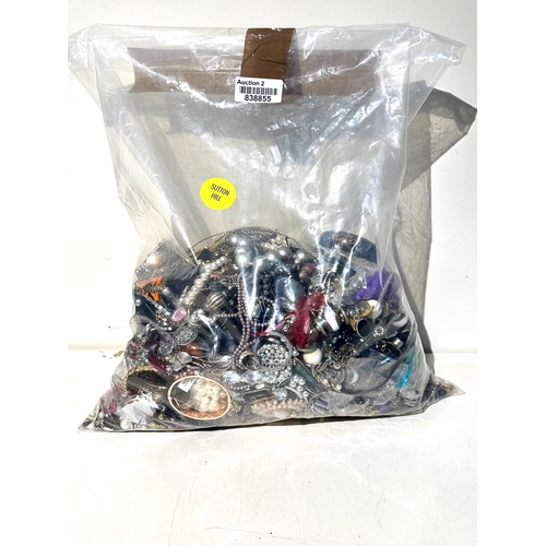 479 - 10kg UNSORTED COSTUME JEWELLERY inc. Bangles, Necklaces, Rings, Earrings.