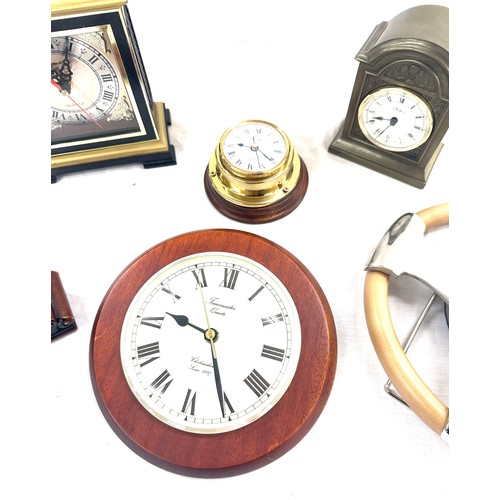 42 - Selection of battery operated clocks to include wall hanging, mantel clocks etc, all untested
