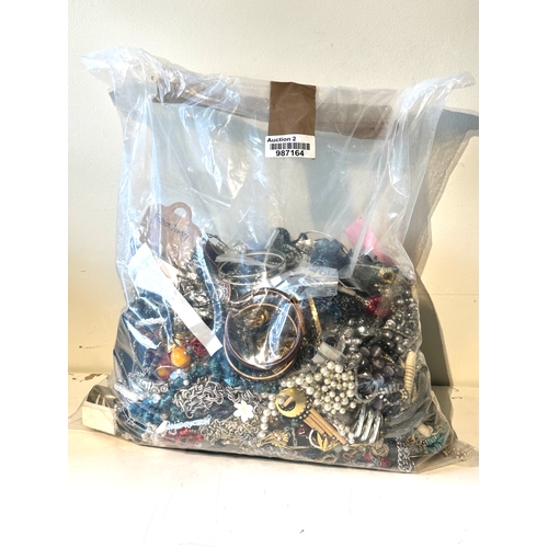 482 - 10kg UNSORTED COSTUME JEWELLERY inc. Bangles, Necklaces, Rings, Earrings.