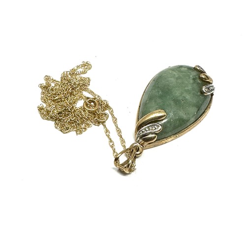 327 - 9ct gold jade & diamond teardrop pendant necklace (6.2g)