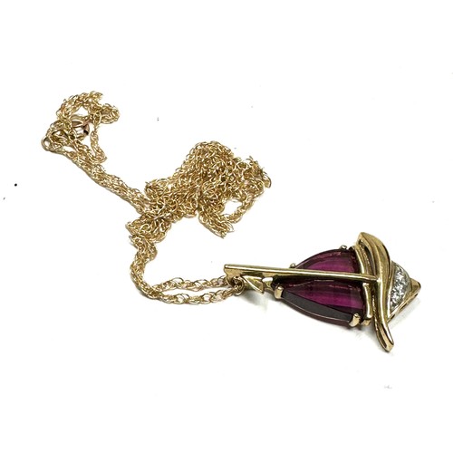 351 - 9ct gold garnet & diamond boat pendant necklace (2.4g)