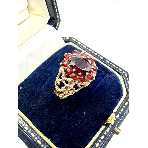 316 - 9ct gold vintage garnet dress ring (3g)