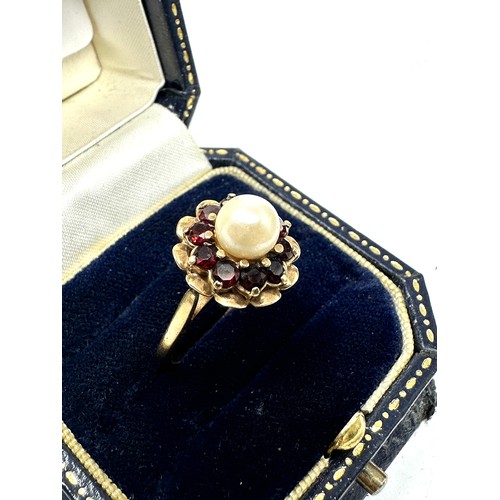 354 - 9ct gold vintage pearl & garnet  dress ring (4g)