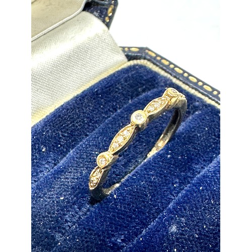 205 - 9ct gold diamond  ring (1.4g)