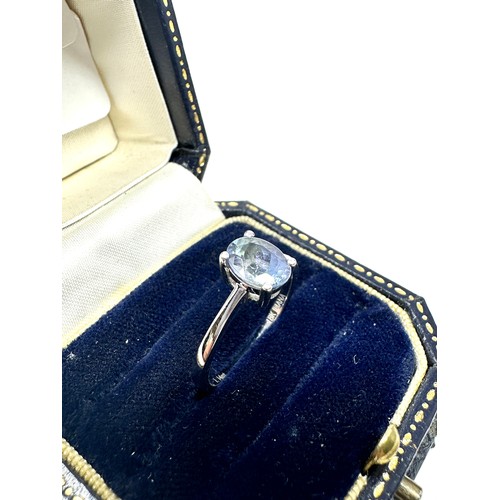 200 - 18ct white gold tanzanite ring (2.6g)