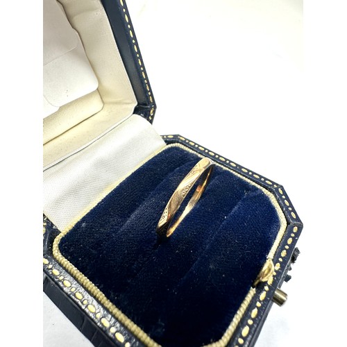 222 - 9ct gold band ring (1.5g)