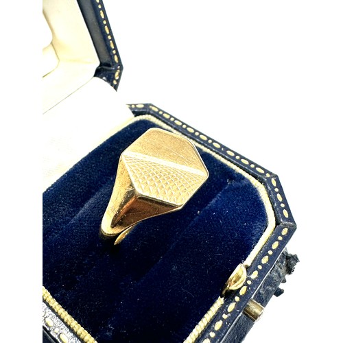 390 - 9ct gold vintage signet ring (5.3g)