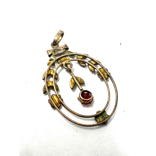 243 - 9ct gold antique red paste & seed pearl floral lavalier pendant (2.2g)