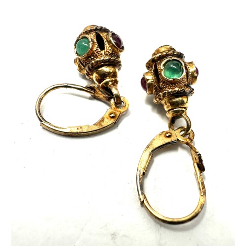 244 - 9ct gold vintage ruby & emerald ornate drop earrings (5g)