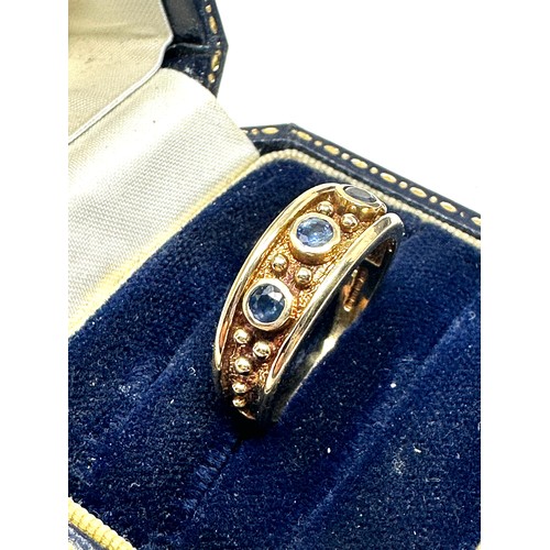 210 - 9ct gold vintage sapphire dress ring (3.6g)