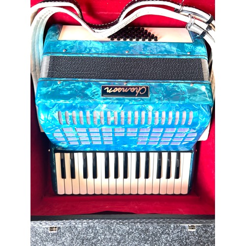 586 - Cased chanoon accordion