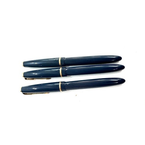 573 - 3 Vintage parker number 5 fountain pens all with 14ct gold nibs, in a parker box