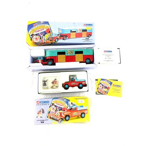 37 - Original and boxed Corgi Chipperfield’s Circus 97887 Bedford O Articulated Horse Box, Corgi Chipperf... 