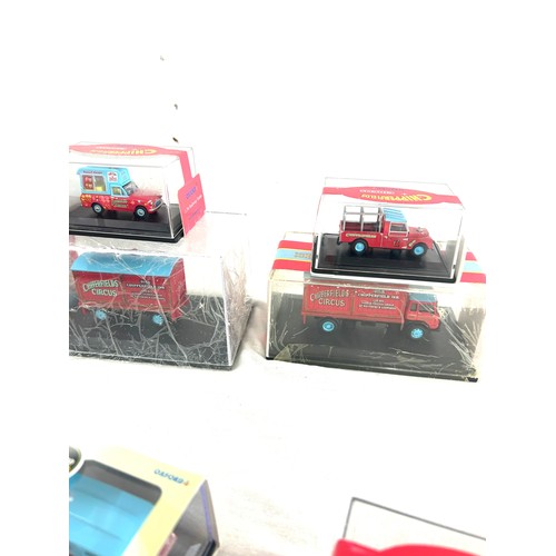 56 - Large selection Oxford diecast Ltd edition Chipperfields Circus vehicles boxed to include model numb... 