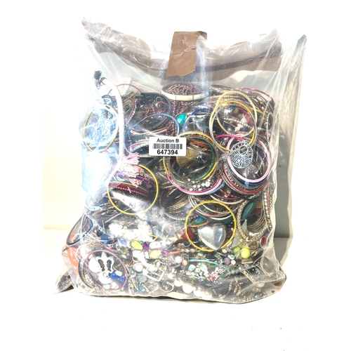 492 - 10kg UNSORTED COSTUME JEWELLERY inc. Bangles, Necklaces, Rings, Earrings.