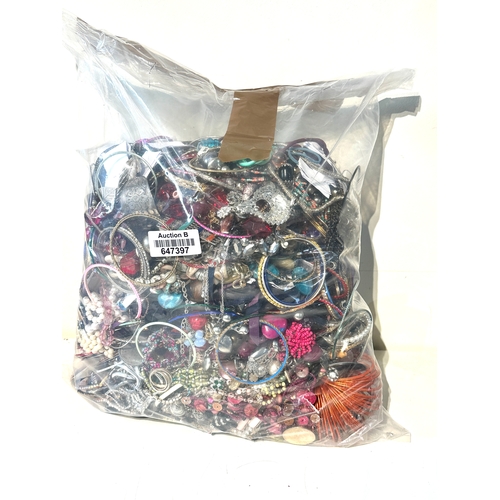 494 - 10kg UNSORTED COSTUME JEWELLERY inc. Bangles, Necklaces, Rings, Earrings.