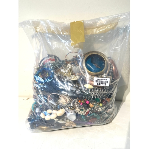 481 - 10kg UNSORTED COSTUME JEWELLERY inc. Bangles, Necklaces, Rings, Earrings.