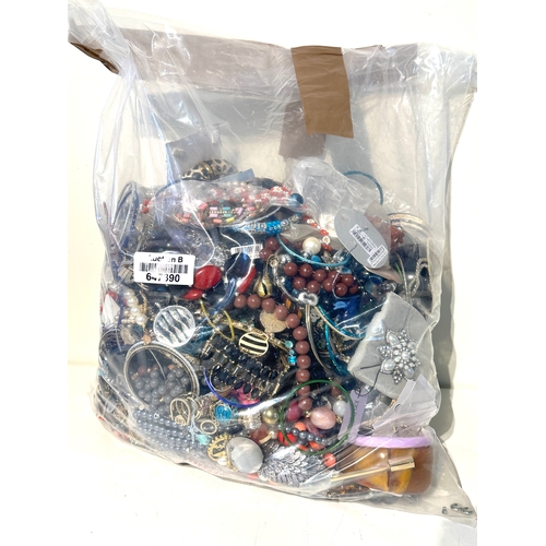 491 - 10kg UNSORTED COSTUME JEWELLERY inc. Bangles, Necklaces, Rings, Earrings.