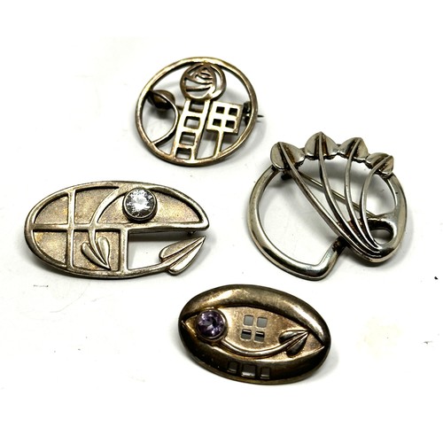 325 - 4 x .925 scottish brooches (33g)