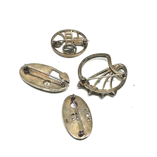 325 - 4 x .925 scottish brooches (33g)