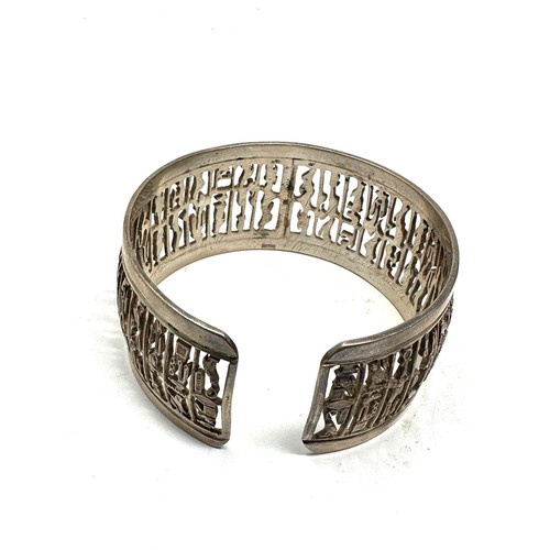 360 - .925 egyptian hallmarked heiroglyphic bangle (61g)