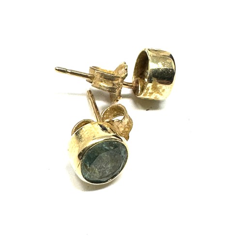 237 - 9ct gold blue topaz stud earrings (1.2g)