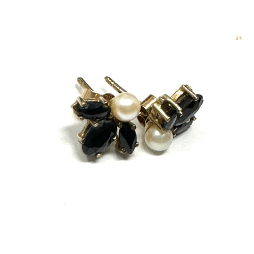 164 - 9ct gold sapphire & cultured pearl stud earrings (1.1g)