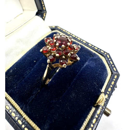 189 - 9ct gold garnet cluster ring (3.6g)