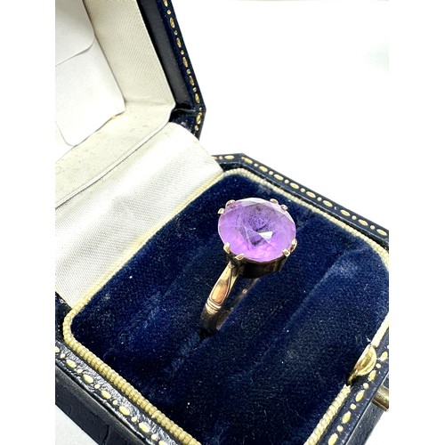 251 - 9ct gold antique set amethyst cocktail ring (3.2g)