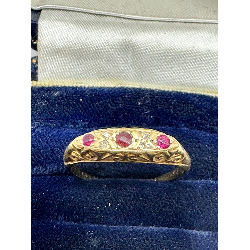 268 - 18ct gold antique ruby and diamond set five stone ring (2.2g)