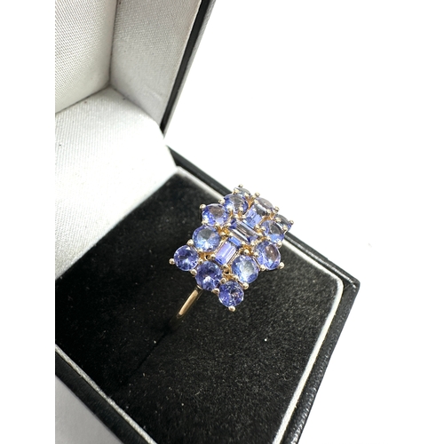 73 - 9ct gold tanzanite ring